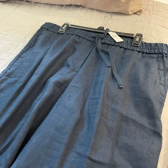 New with tags Talbots linen pants. XLP. Beautiful navy & pockets ! - Picture 2 of 4